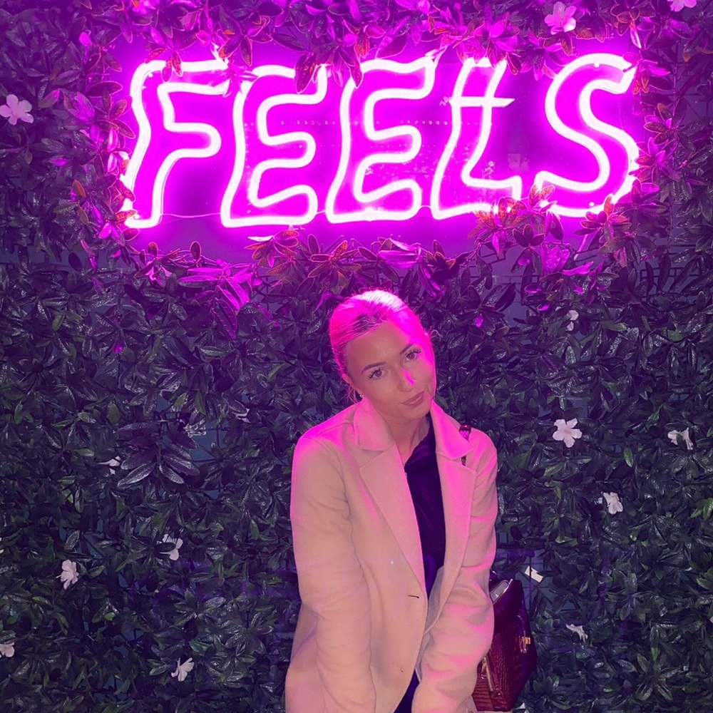 Meet your Posher, Devin